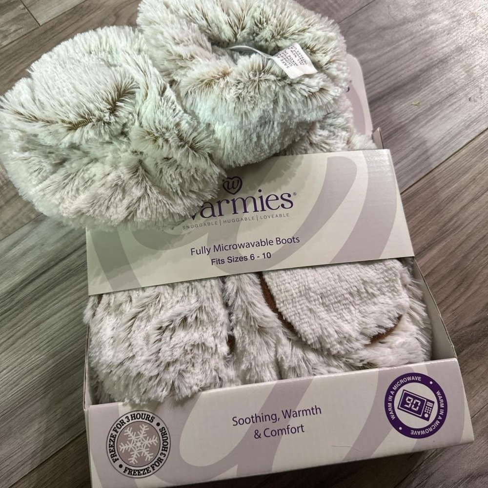 New Warmie Microwavable Slippers Size 6-10‎